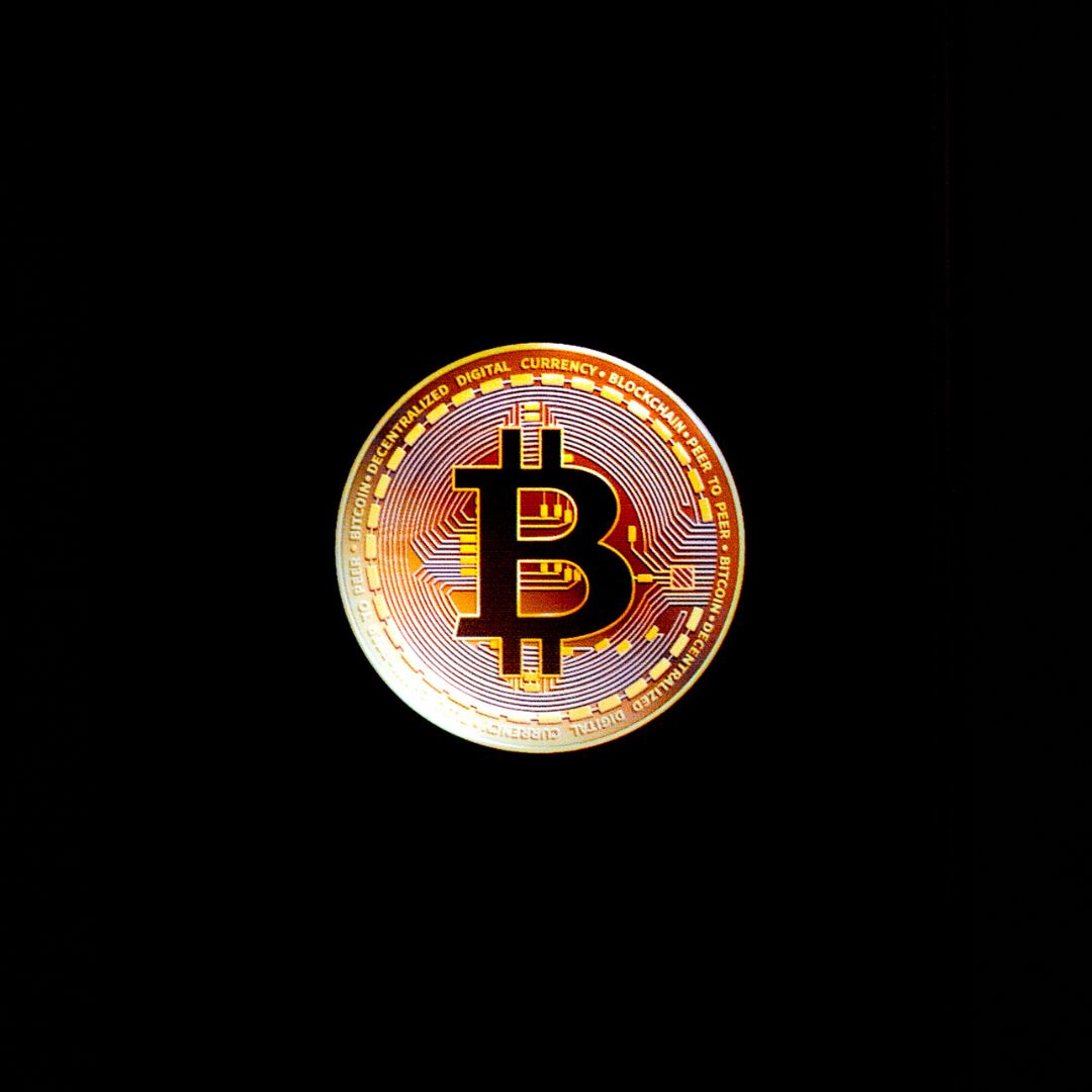 Bitcoin – Glow-in-the-Dark Crypto Design Phone Case